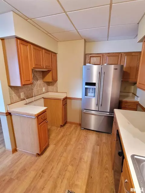 214 E 2nd St, Mount Carmel, IL 62863 photo 9