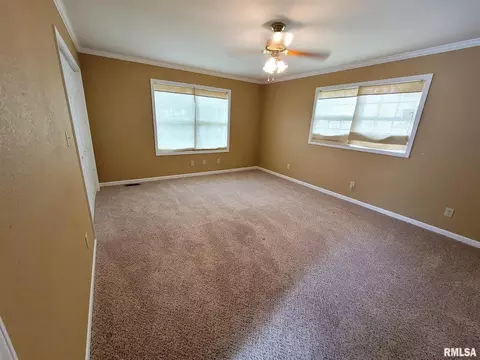 214 E 2nd St, Mount Carmel, IL 62863 photo 11