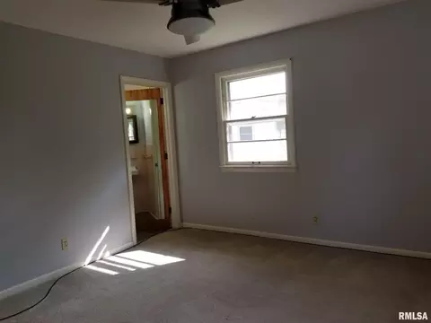 805 E Boyton St, Marion, IL 62959 photo 10