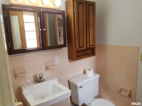 805 E Boyton St, Marion, IL 62959 photo 11