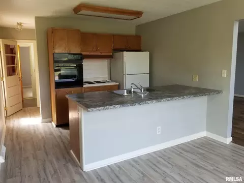 805 E Boyton St, Marion, IL 62959 photo 32