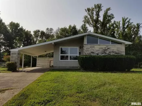 805 E Boyton St, Marion, IL 62959 photo 1