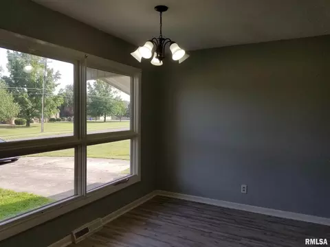 805 E Boyton St, Marion, IL 62959 photo 31