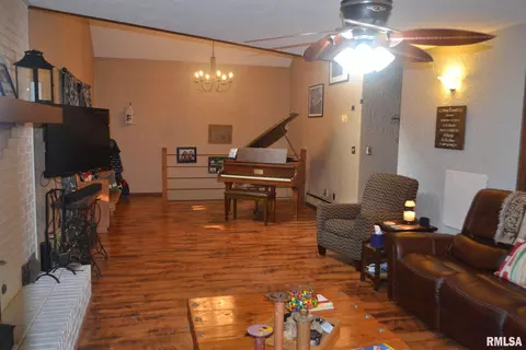 1150 Byars Rd, Centralia, IL 62801 photo 17