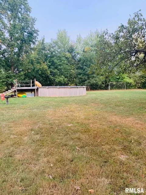 1150 Byars Rd, Centralia, IL 62801 photo 10