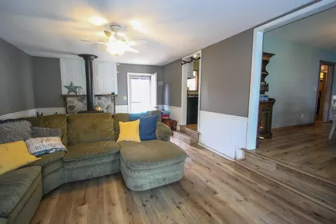 1607 Dain Dr, Carmi, IL 62821 photo 5