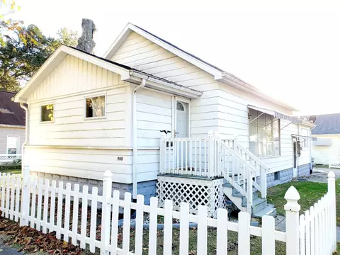900 S Maple St, Centralia, IL 62801 photo 1
