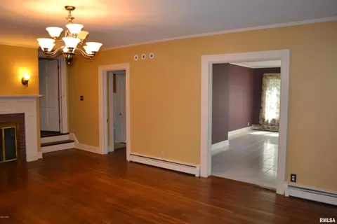910 E 3rd St, Centralia, IL 62801 photo 7