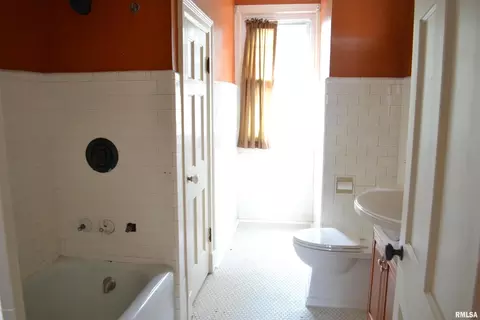 910 E 3rd St, Centralia, IL 62801 photo 18