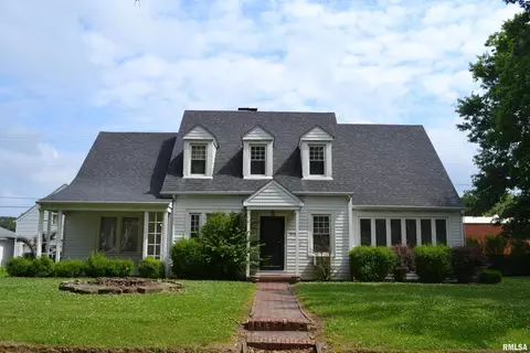 910 E 3rd St, Centralia, IL 62801 photo 1