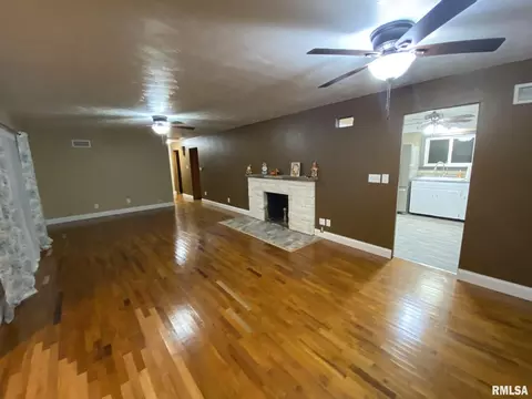 20 Mitchell, Centralia, IL 62801 photo 3