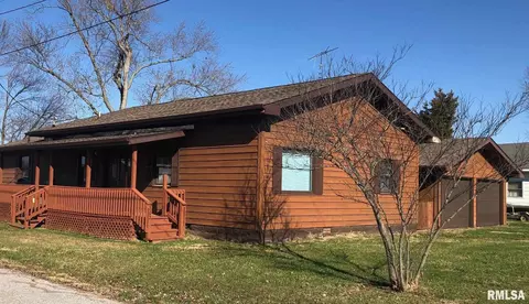 202 E 2nd St, Ina, IL 62846 photo 1