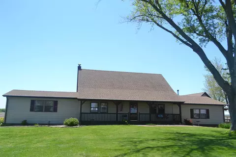 24564 Post Oak Rd, Hoyleton, IL 62803 photo 1
