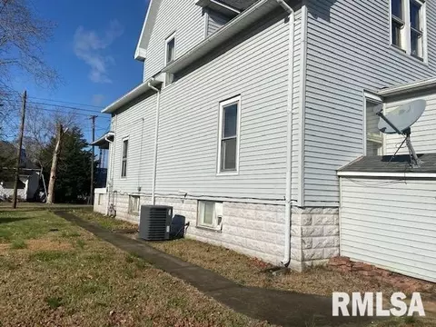 202 S Victor St, Christopher, IL 62822 photo 16
