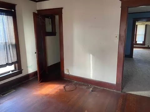 202 S Victor St, Christopher, IL 62822 photo 14