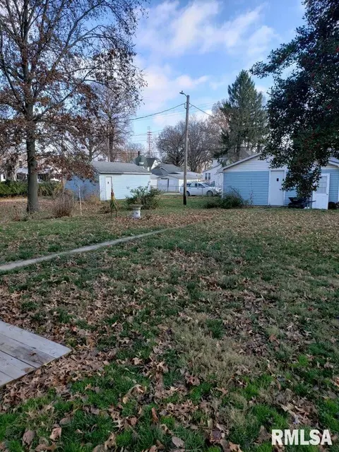 219 S Beech, Centralia, IL 62801 photo 3
