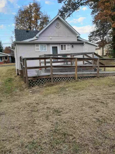 703 E 9th St, Johnston City, IL 62951 photo 24
