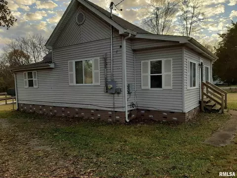 703 E 9th St, Johnston City, IL 62951 photo 3