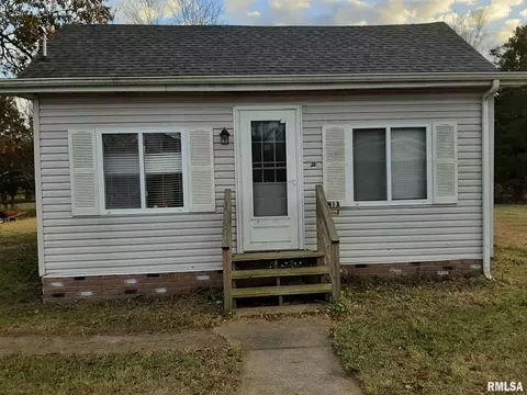 703 E 9th St, Johnston City, IL 62951 photo 2