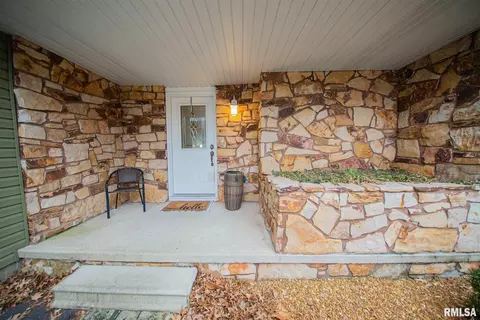 108 Philip Rd, Christopher, IL 62822 photo 3