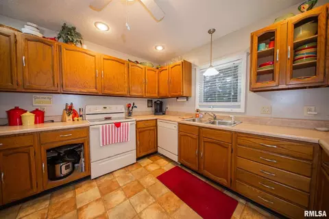 108 Philip Rd, Christopher, IL 62822 photo 10