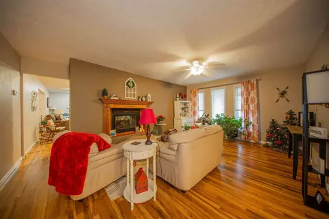 108 Philip Rd, Christopher, IL 62822 photo 6
