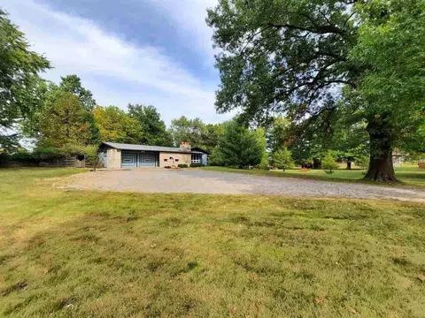 605 E Clark Trl, Herrin, IL 62948 photo 7