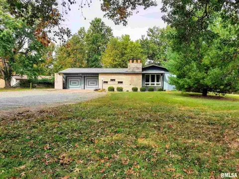 605 E Clark Trl, Herrin, IL 62948 photo 3