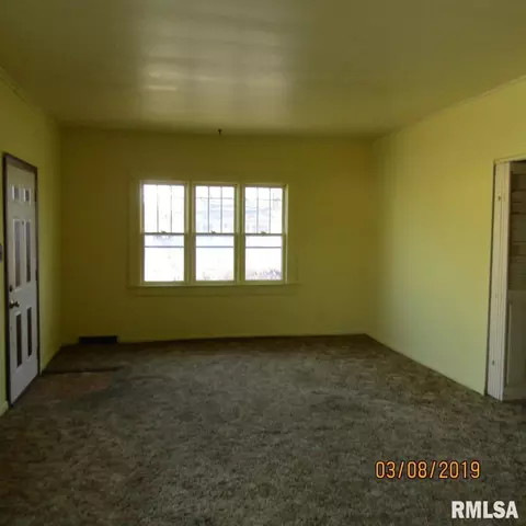 501 S Jesse St, Christopher, IL 62822 photo 3