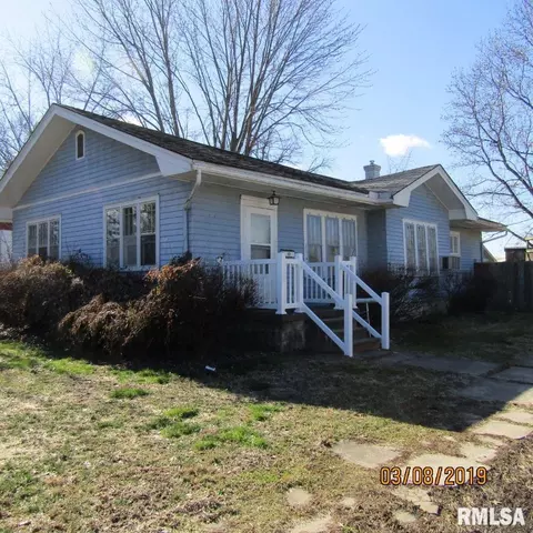501 S Jesse St, Christopher, IL 62822 photo 1