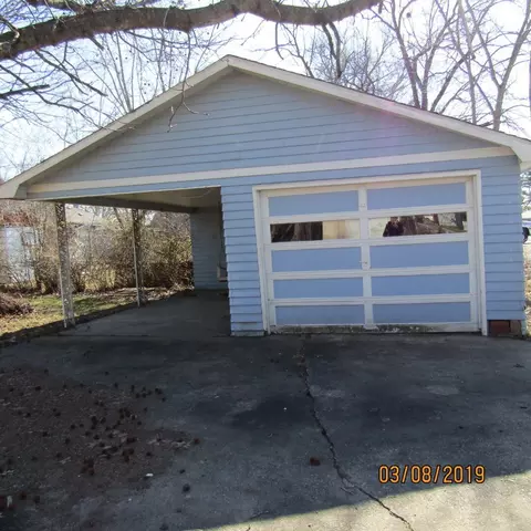 501 S Jesse St, Christopher, IL 62822 photo 2