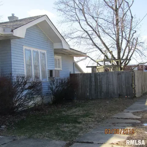 501 S Jesse St, Christopher, IL 62822 photo 12