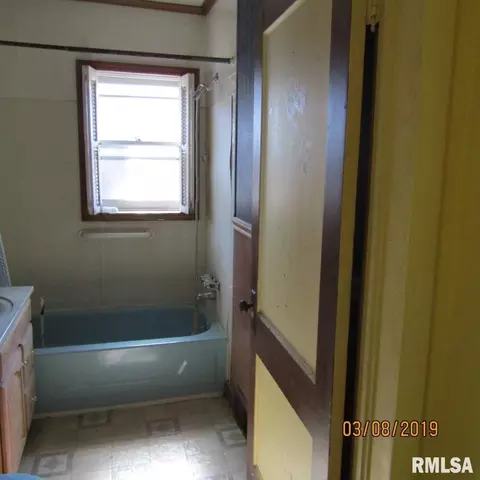 501 S Jesse St, Christopher, IL 62822 photo 11
