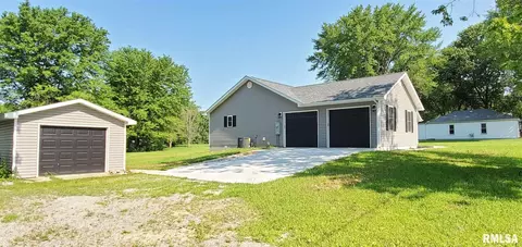 1009 Trolley St, Eldorado, IL 62930 photo 3