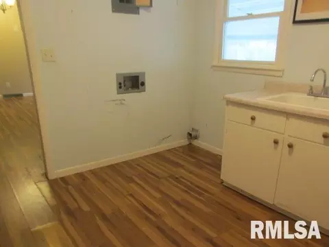 607 E Main St, Ridgway, IL 62979 photo 13