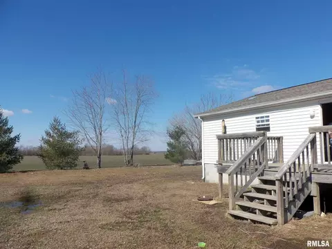 310 W 1st St, Ewing, IL 62836 photo 9