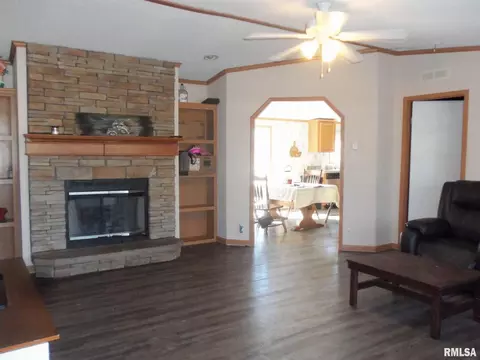 310 W 1st St, Ewing, IL 62836 photo 10
