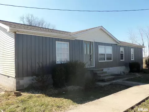 310 W 1st St, Ewing, IL 62836 photo 4