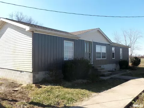 310 W 1st St, Ewing, IL 62836 photo 7