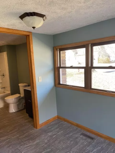 604 S 20th St, Herrin, IL 62948 photo 7