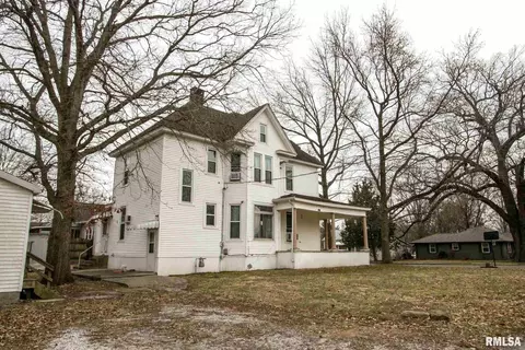 401 S Walnut St, Carmi, IL 62821 photo 2