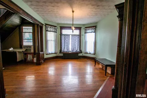 401 S Walnut St, Carmi, IL 62821 photo 5