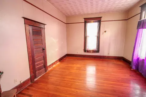 401 S Walnut St, Carmi, IL 62821 photo 9
