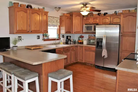 1210 S Maple Ave, Salem, IL 62881 photo 11
