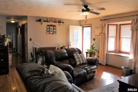 1210 S Maple Ave, Salem, IL 62881 photo 10