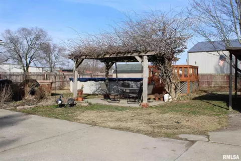 1210 S Maple Ave, Salem, IL 62881 photo 37