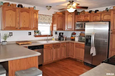 1210 S Maple Ave, Salem, IL 62881 photo 14