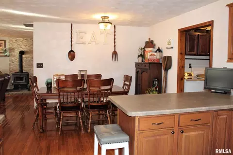 1210 S Maple Ave, Salem, IL 62881 photo 17