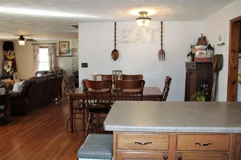 1210 S Maple Ave, Salem, IL 62881 photo 18