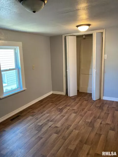 1202 E 2nd St, Centralia, IL 62801 photo 5